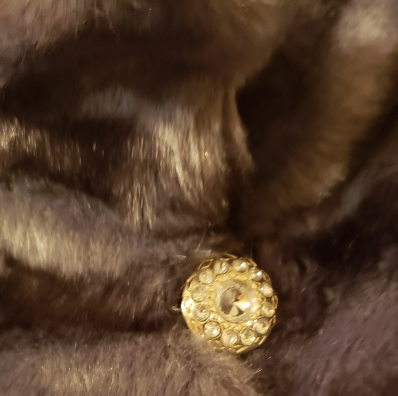 Dennis Basso Platinum Collection Faux Fur - Picture 2 of 3